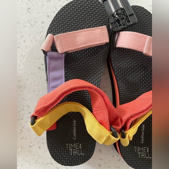 Time & Tru Sandals multi color Women’s size 6 - NWT - Picture 2 of 4
